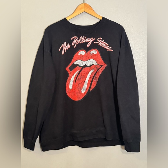 the Rolling Stones Tops - The Rolling Stones Tongue Logo Band Crewneck Sweatshirt Size 2XL